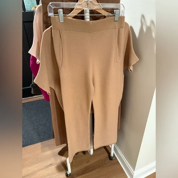 The Reset matching sweater top and cropped pant set - Picture 8 of 12